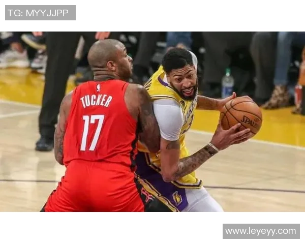 汤普森兄弟巅峰对决活塞激战火箭周五竞彩焦点引爆全场 汤普森兄弟巅峰对决活塞激战火箭周五竞彩焦点引爆全场